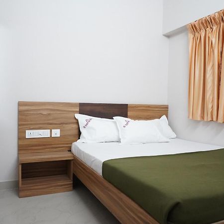 Empark Homestay Бангалор Экстерьер фото